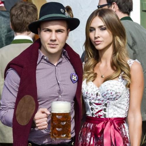 Собираетесь встречать новый год в компании друзей? 02