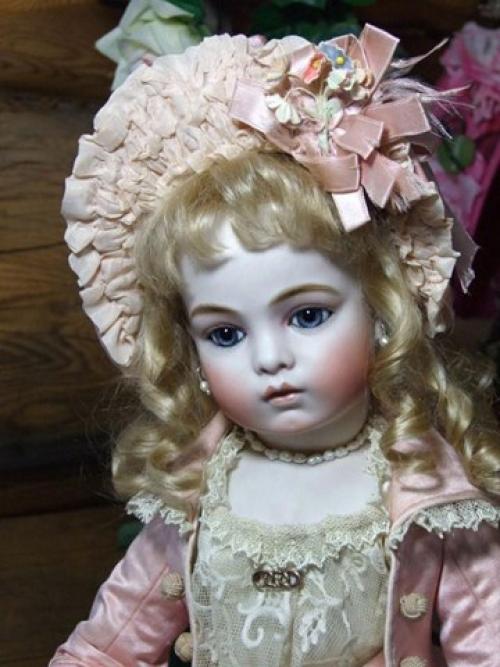 Историческая ценность фарфоровой куклы! 01 Историческая ценность фарфоровой куклы! 01