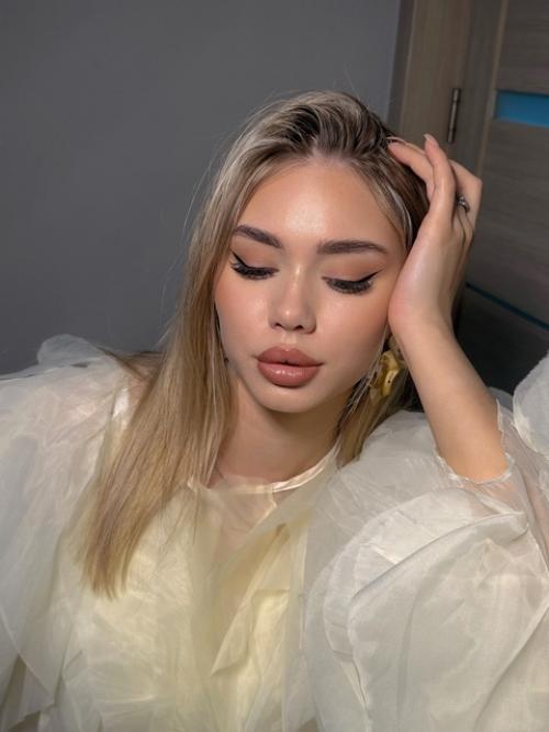 Доброго времени суток, меня зовут Ирина - я визажист и стилист по прическам. 07