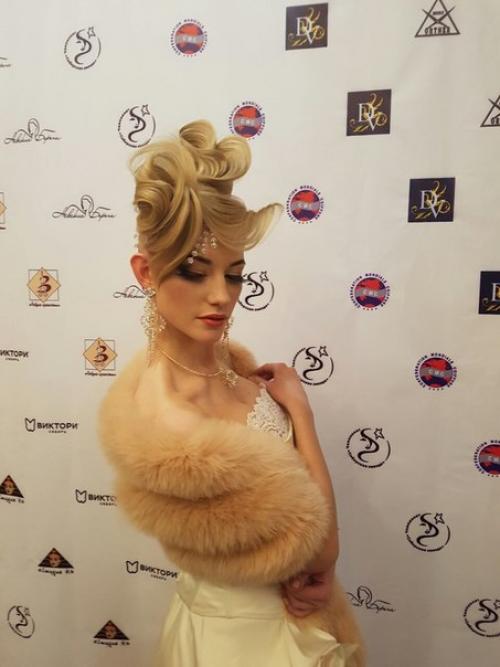 Мы поздравляем нашу звездочку, нашего мастера, нашу модель, нашу красавицу Екатерину, с днём рождения! 03