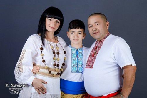 В Запорожье презентовали патриотический календарь с фотографиями бойцов и волонтеров. 04