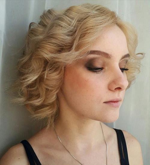 Внимание?  Милые, дорогие, любимые девушки в крайние денёчки этого года свободные места на макияж и укладку ждууут вас? 02