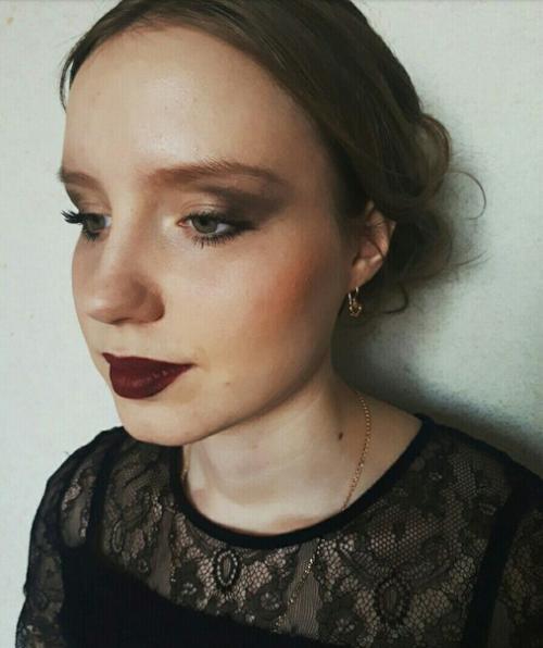 Внимание?  Милые, дорогие, любимые девушки в крайние денёчки этого года свободные места на макияж и укладку ждууут вас? 01