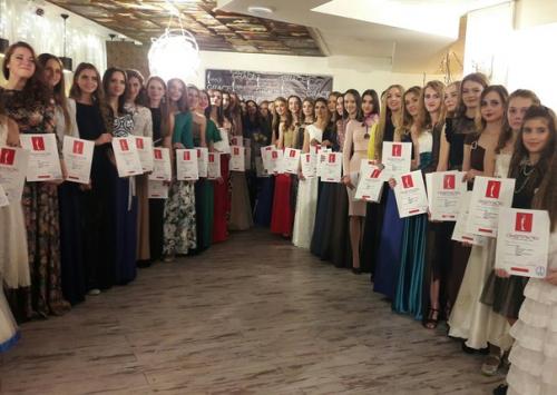 Один из самых больших выпусков в модельной школе Grace подошёл к завершению! 01