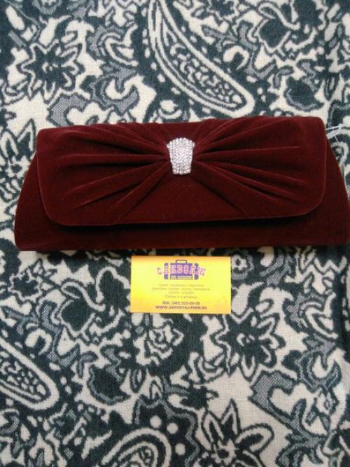 Маникюр соответствии с символом года каждая девушка, не зависимо от возраста, хочет выглядеть на новый год нарядно, ярко и красиво. 03