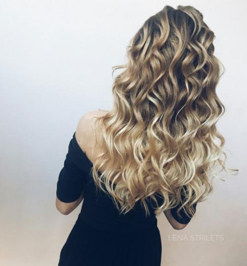 Я могу предложить вам услуги профессионального визажиста и стилиста по прическам. 04