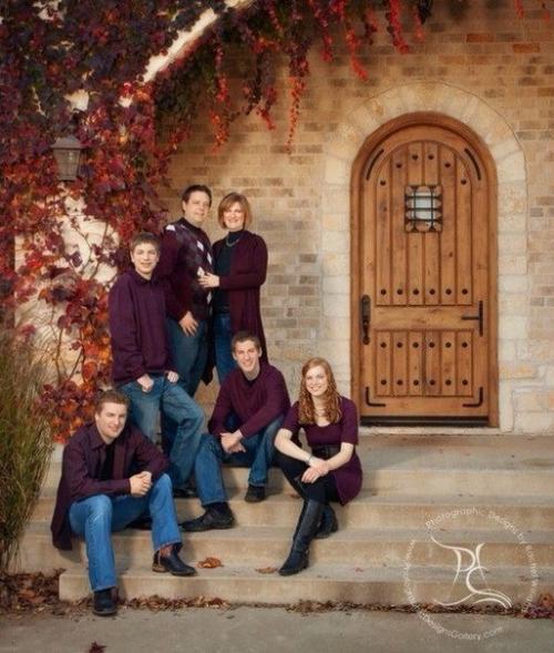 Чтобы фотографии впоследствии вызывали только положительные эмоции, фотосессия должна проходить в веселой, доброжелательной атмосфере. 08