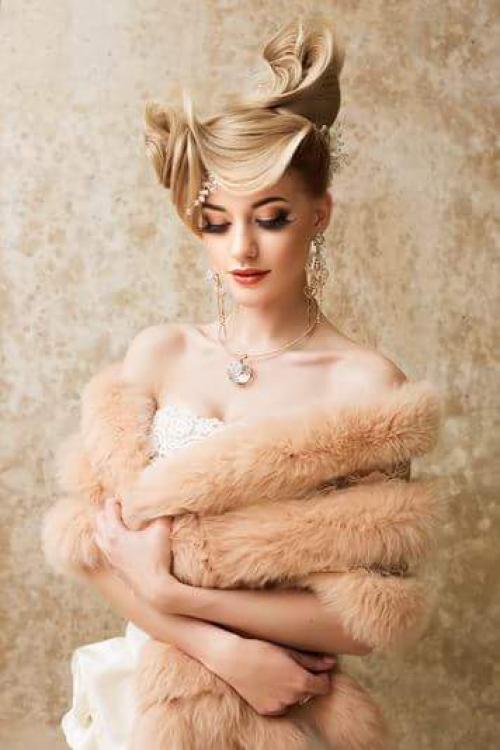 Мы поздравляем нашу звездочку, нашего мастера, нашу модель, нашу красавицу Екатерину, с днём рождения! 04