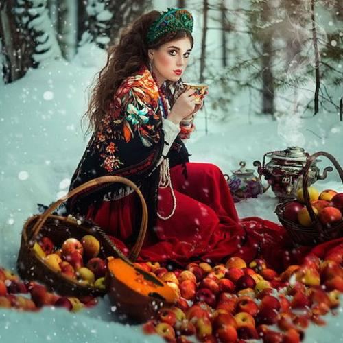 Собираетесь встречать новый год в компании друзей? 03