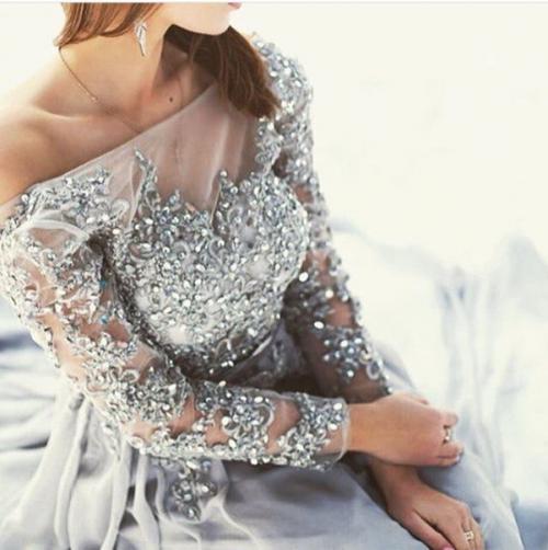 Внимание!  Милые девушки! 04