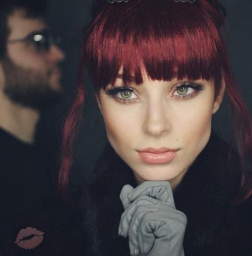 Один человек, разный макияж и прически. 04