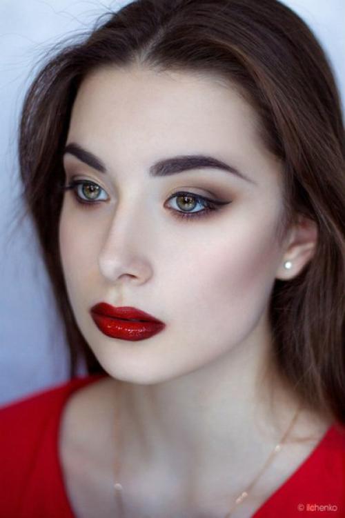 Предлагаю услуги визажиста, стилиста причёсок, бровиста. 02