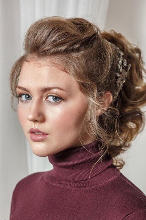 Нужны модели на образ - макияж плюс локоны либо причёска 1500 р. (свадебный образ - другое предложение. 05