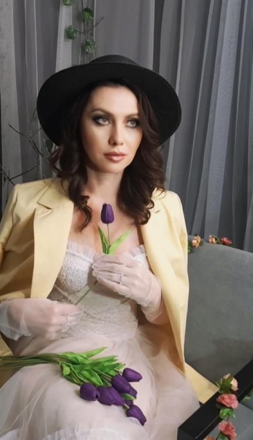 14 февраля возьму желающих на съёмку в минимальном стиле. 01