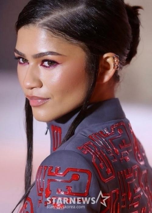 Восхитительная зендая в винтажном, восточном образе покоряет столицу Кореи - Сеул. 05