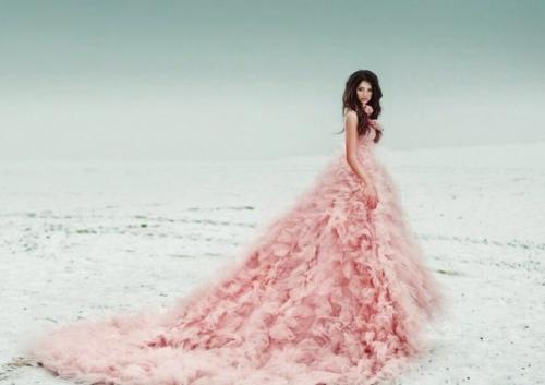 Москва.  Мы приглашаем прекрасных девушек поучаствовать в фотопроекте весна! 01