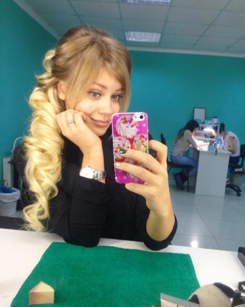 Сертифицированный визажист, бровист и мастер по прическам. 03