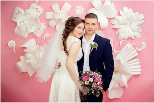 С Наташей мы провели два торжественных утра, день свадьбы и день свадебной фотосессии и получили два свадебных образа. 02