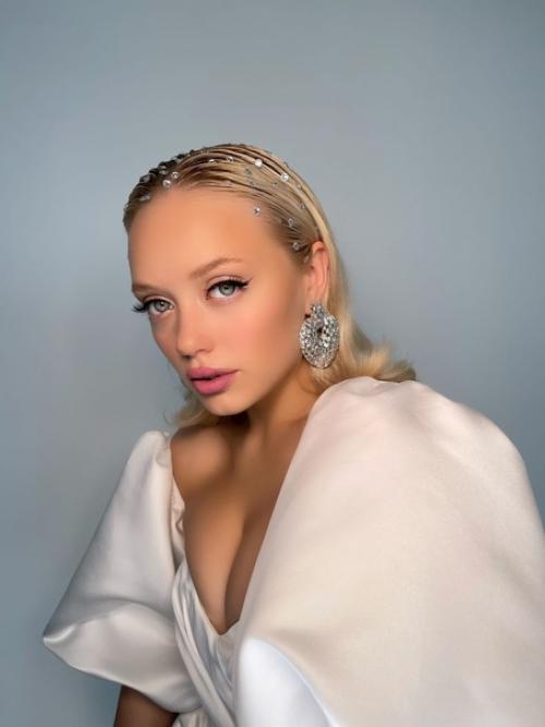 А мы уже во всю к свадебному сезону готовы! 04