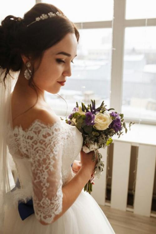 К вашим услугам: 01 К вашим услугам: 01