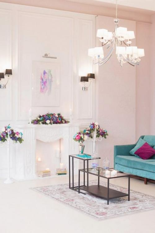 Вы замужем, а ваше шикарное платье висит в шкафу и скучает или наоборот, хотите почувствовать себя настоящей невестой, надеть белые кружева. 03