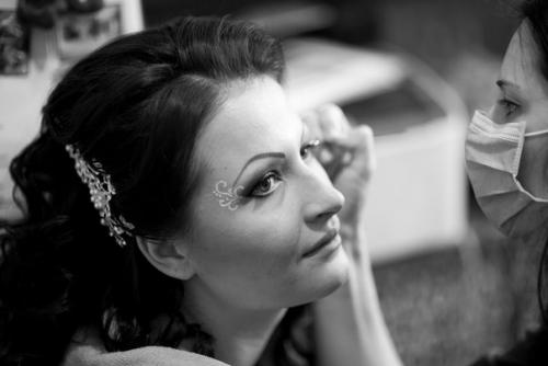 Всем привет!  Я очень люблю прически с кудряшками и распущенными волосами, поэтому вопроса не стояло, как мне уложить волосы на свою свадьбу. 02