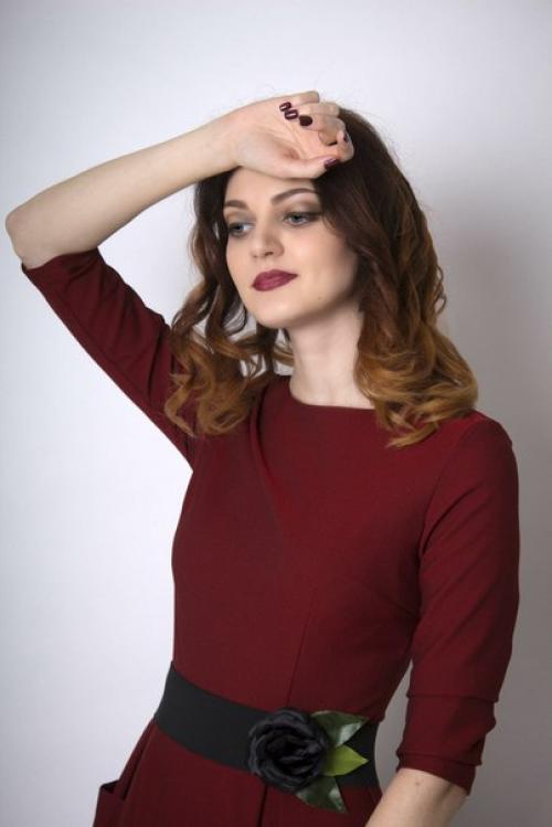 Для реализации новых идей и техник, а так же для пополнения портфолио требуются модели на макияж и прически. 06