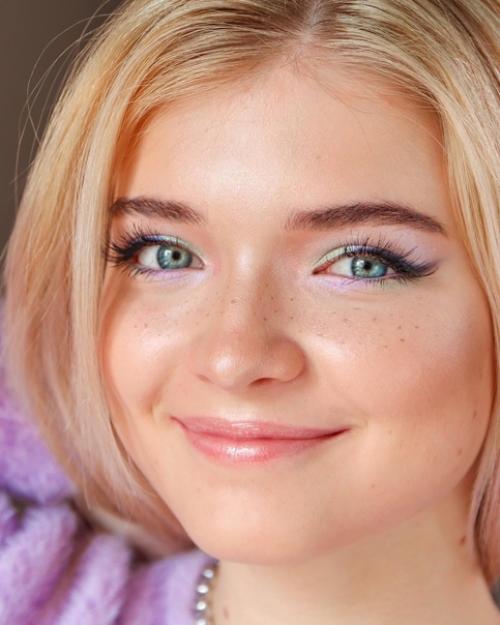 Так надоели эти бежево - коричневые оттенки. 01