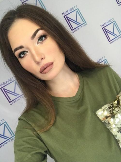 Требуются модели. Работаем в 4 руки, мы принимаем на восьмиэтажке или на галле в салоне? 08