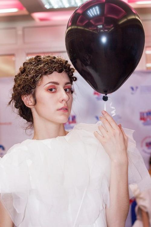 Estel Genevie?  14 марта проходил всероссийский шоу - показ Genevie в цми. 02