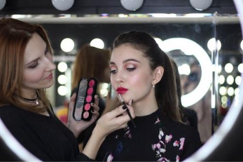 Милые девушки?  Мы приглашаем вас на. 01