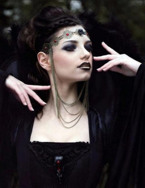 Добрый вечер.  Я ищу визажиста и стилиста (в идеале - в одном лице) на ТФП условиях. 02