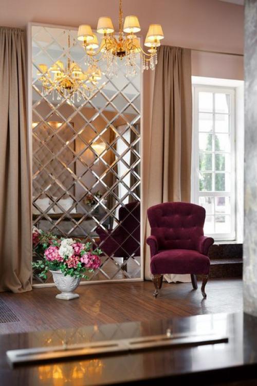 Вы замужем, а ваше шикарное платье висит в шкафу и скучает или наоборот, хотите почувствовать себя настоящей невестой, надеть белые кружева. 02