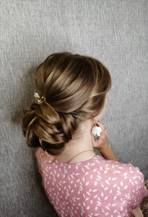 Милые выпускницы, невесты, если вы хотите попасть ко мне на макияж и прическу на своё торжество, пожалуйста, пишите заранее. 07