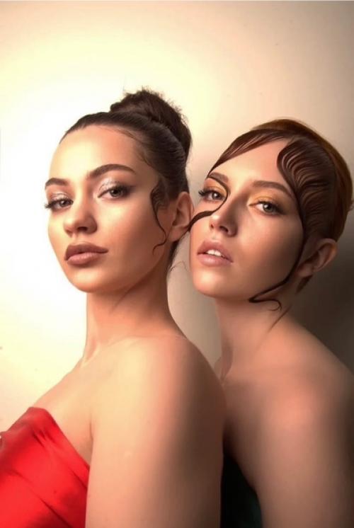 Кого распечатать на стену у себя в салоне? 03