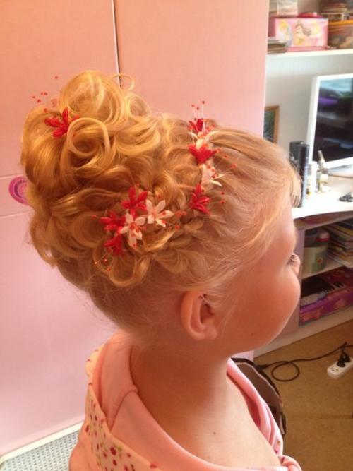 Приглашаю на макияж 700, плетение и прически на основе кос 200-700, вечерние прически и локоны 500-1000. 04