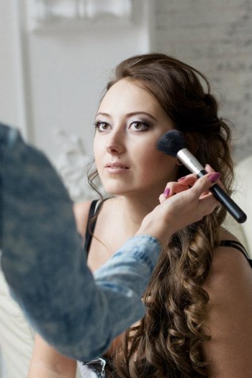 Приглашаю на макияж 700, плетение и прически на основе кос 200-700, вечерние прически и локоны 500-1000. 01