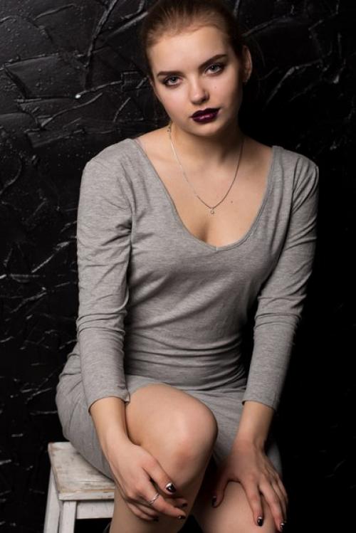 Приглашаю на макияж 700, плетение и прически на основе кос 200-700, вечерние прически и локоны 500-1000. 02