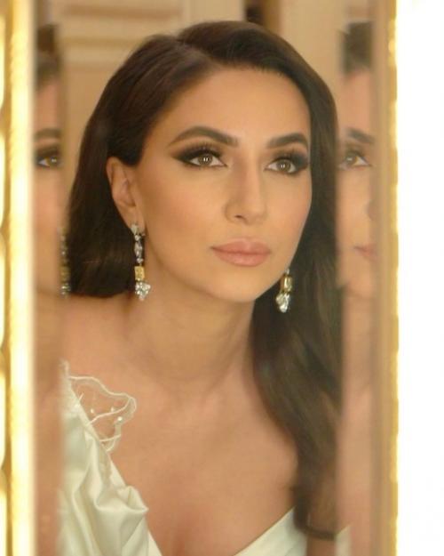 Думая над образом для премии и отталкиваясь от постановки номера, я подумала, что это должен быть стиль а-ля голливуд! 01