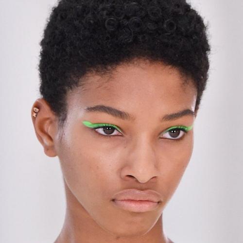 Дизайн - проект ванной комнаты в светлой цветовой гамме с ярким акцентом. 04