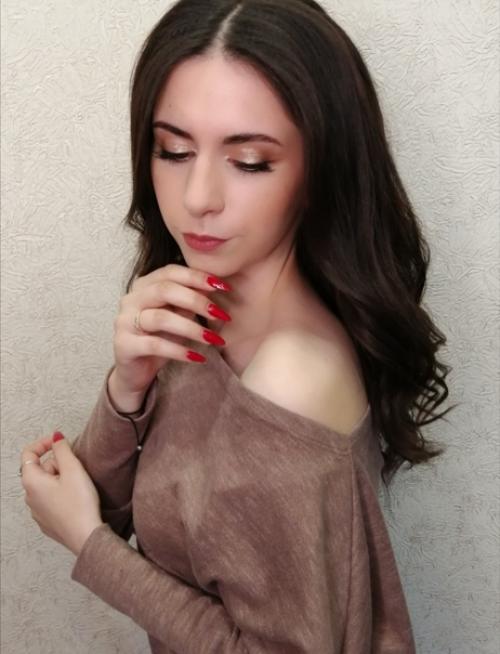 Милые выпускницы, невесты, если вы хотите попасть ко мне на макияж и прическу на своё торжество, пожалуйста, пишите заранее. 05