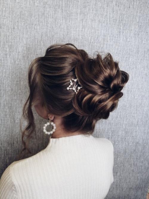 Милые выпускницы, невесты, если вы хотите попасть ко мне на макияж и прическу на своё торжество, пожалуйста, пишите заранее. 06