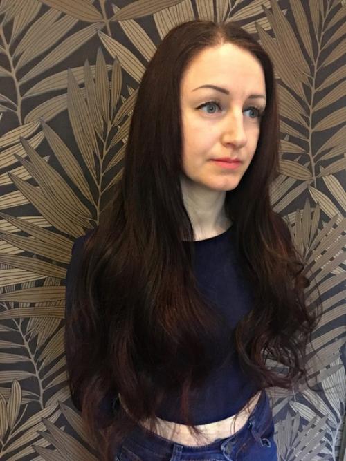 Для создания безупречного образа представительницы слабого пола должны иметь не только стильные наряды и яркий макияж, но и эффектные прическу. 01