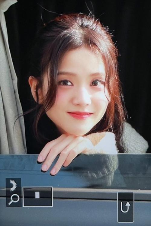 060423: ноги джису невероятно красивые? 06