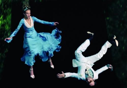 Супермодель Наталья водяновоа Алиса в Стране Чудес, Vogue, декабрь 2003. 04