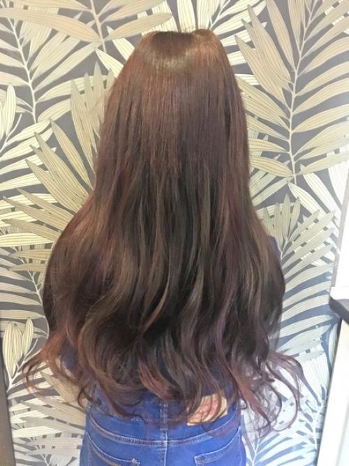 Для создания безупречного образа представительницы слабого пола должны иметь не только стильные наряды и яркий макияж, но и эффектные прическу. 02