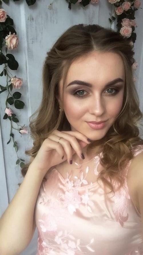 Девушки нужны модели на макияж и причёску! 01