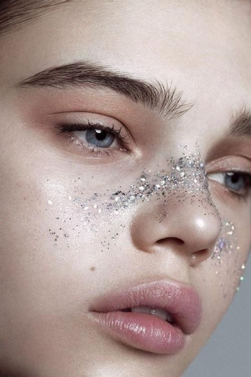 Дизайн - проект ванной комнаты в светлой цветовой гамме с ярким акцентом. 02