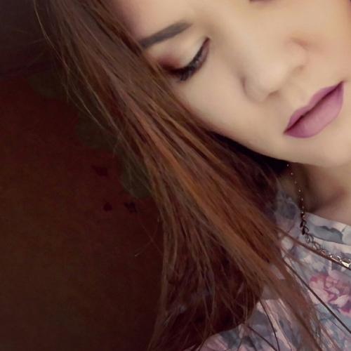 Добрый день!  Я визажист - стилист. 01