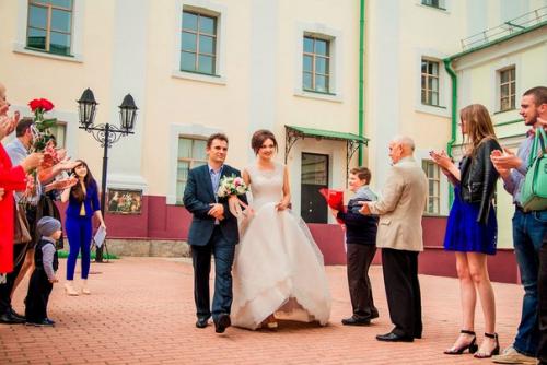 Ангелина и Илья очень был счастлив быть с вами в день рождения вашей семьи. 01